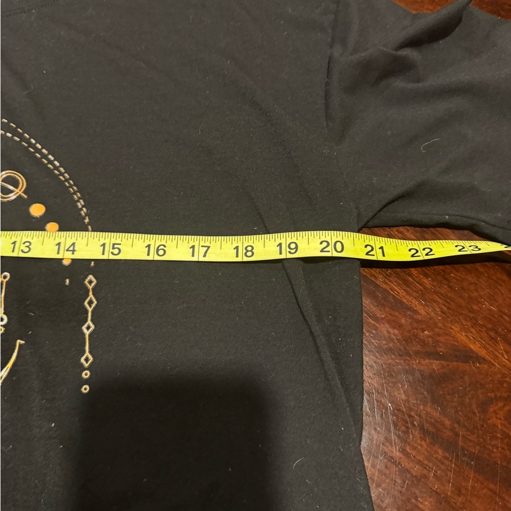 Black Celestial Boho Graphic T-Shirt – Size M - Picture 5 of 5